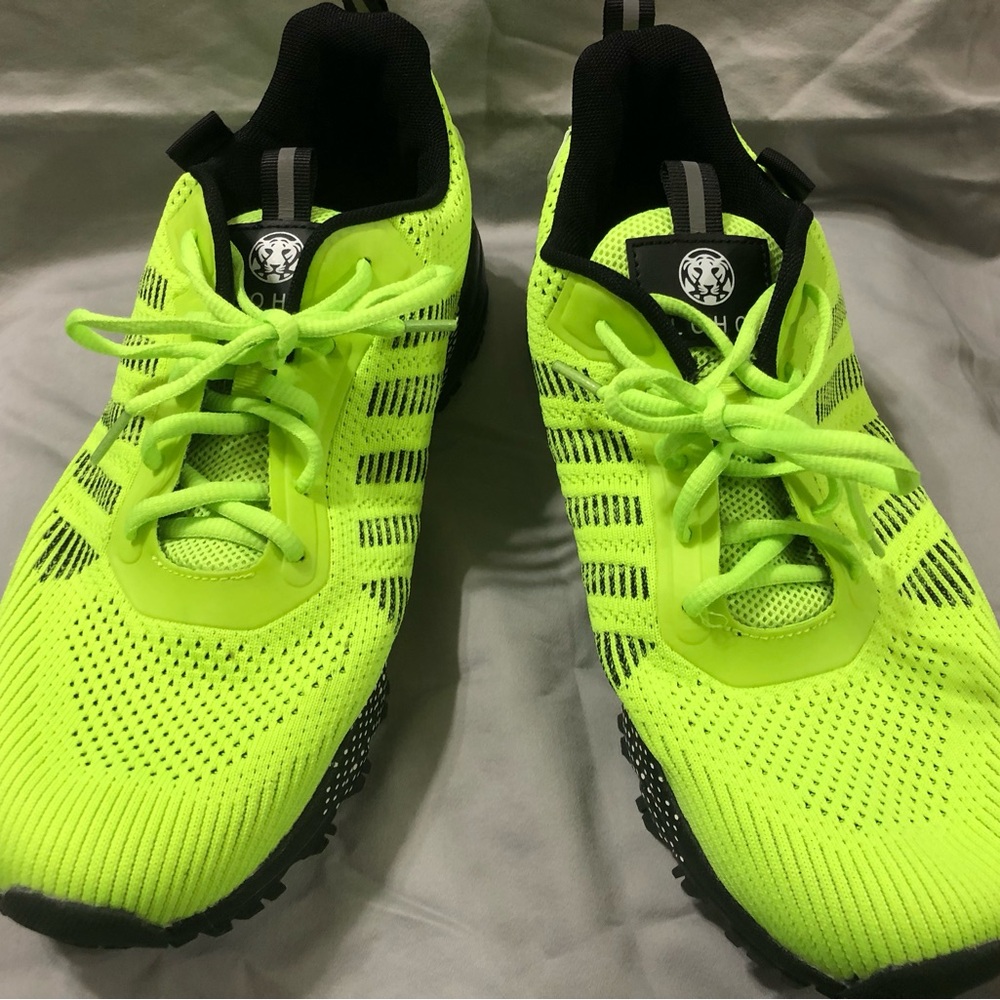 Green and Black Athletic Shoes with Breathable Mesh Upper